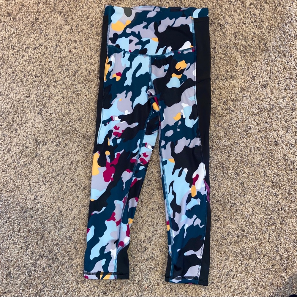 Capri Camo leggings